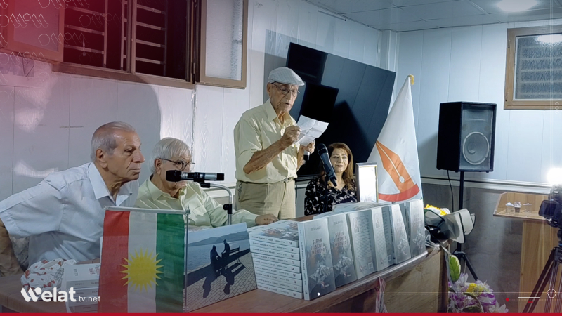 Dîwana helbestvanê koçbarkirî Xelîl Sasûnî li Qamişlo hate îmzekirin Dîwana helbestvanê koçbarkirî Xelîl Sasûnî li Qamişlo hate îmzekirin